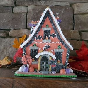 Gingerbread Candyland Haunted House 🏠